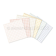 Sechs Blätter pastellfarbenes, kariertes Papier von Alexandra Renke, aufgefächert auf weißem Hintergrund - perfekt für Sammlungen und Inspirationen in jedem Kreativitätsbündel.