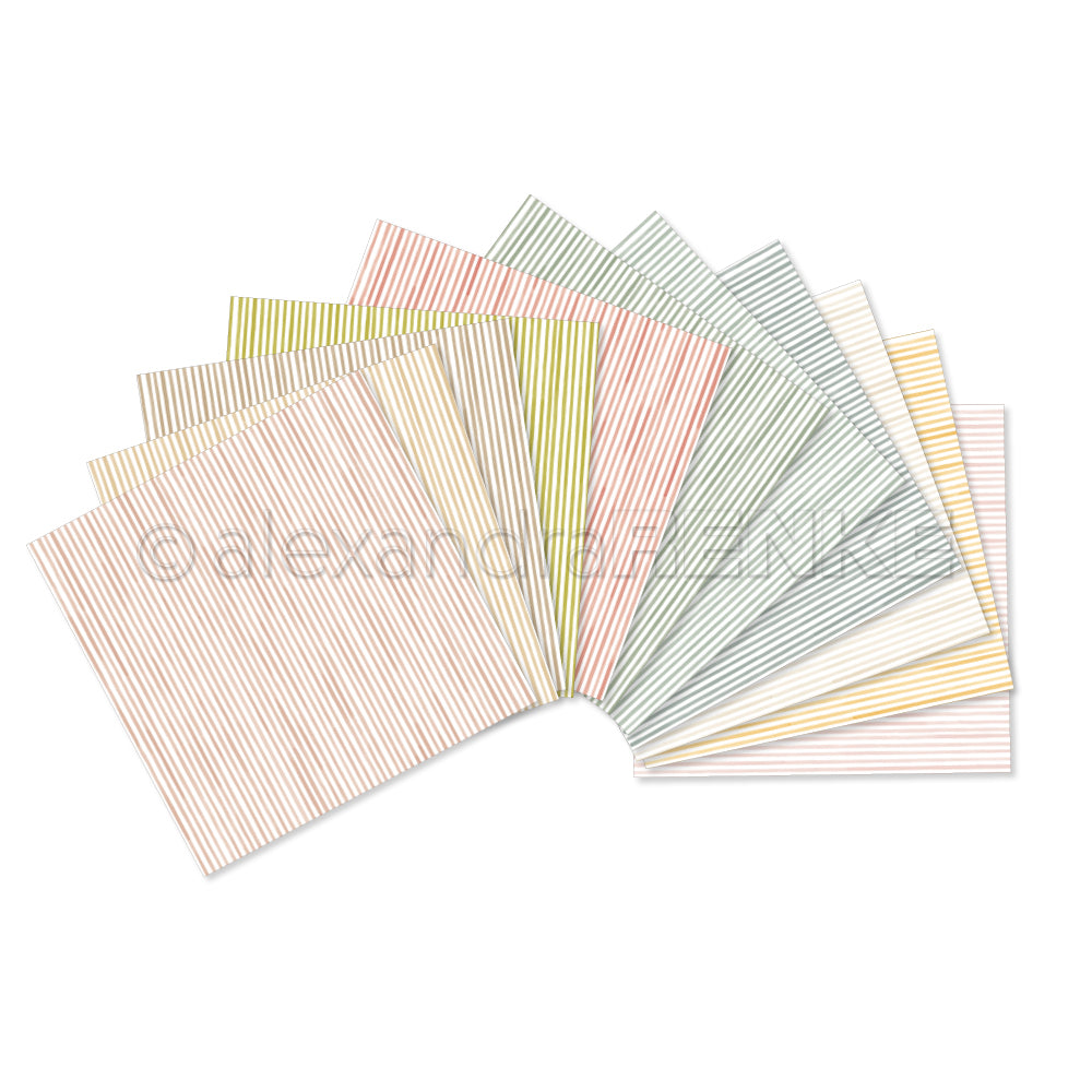 Ein Fächer pastellfarben gestreifter Alexandra Renke-Blätter, die in einem Halbkreis auf Weiß angeordnet sind - ideal, um die Kreativität anzuregen oder Ihre Kunstbündel zu verschönern.