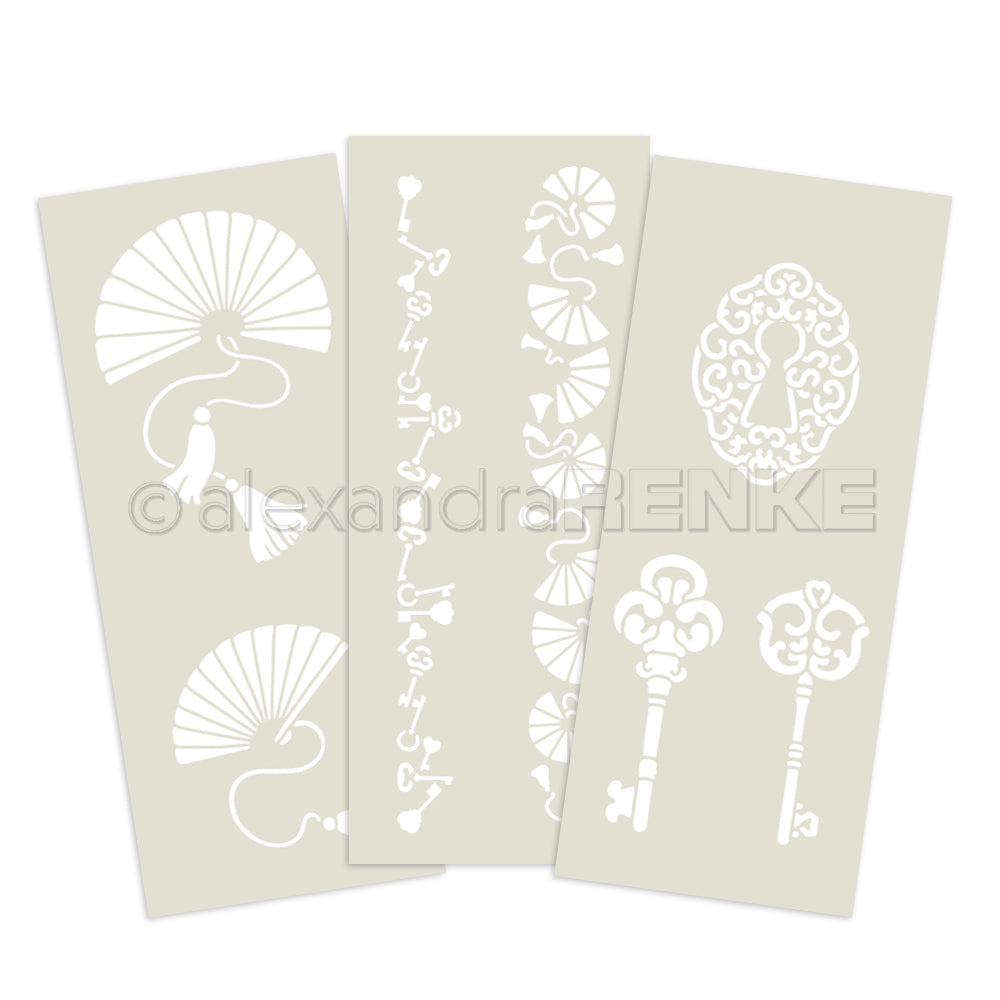 Drei Alexandra Renke-Schablonen aus inspirierenden Kollektionen zeigen Fächer, verschnörkelte Schlüssel, Schlüssellöcher und eine vertikale Reihe von kleinen Schlüsseln auf hellem Hintergrund - perfekt, um Ihrer Kreativität freien Lauf zu lassen.