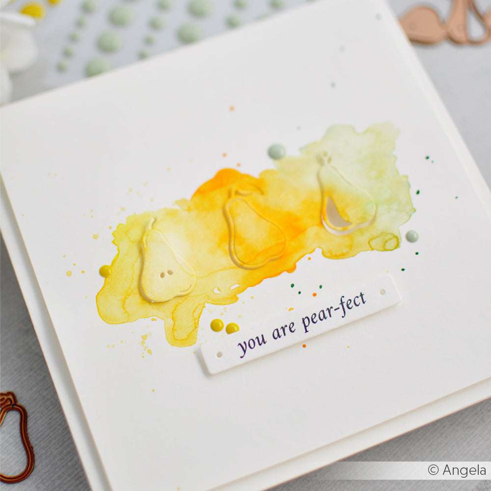 Eine Aquarellkarte von Alexandra Renke mit Birnen-Illustrationen, die mit DieCut Systemen und der Motivstanze Birnenreihe erstellt wurden, zeigt den Text "you are pear-fect" auf weißem Hintergrund.