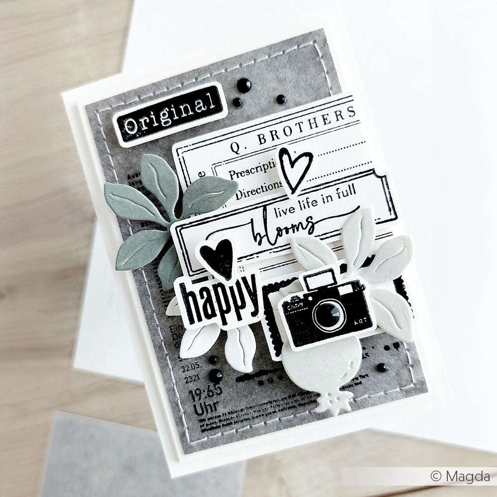 Handgefertigte Karte von Alexandra Renke mit Blättern, einem Fotoapparat, Herzen und den Sprüchen "originell", "glücklich" und "das Leben in vollen Zügen genießen" - perfekt, um sie mit Ihrem Lieblingsstempelset Clear zu kombinieren.