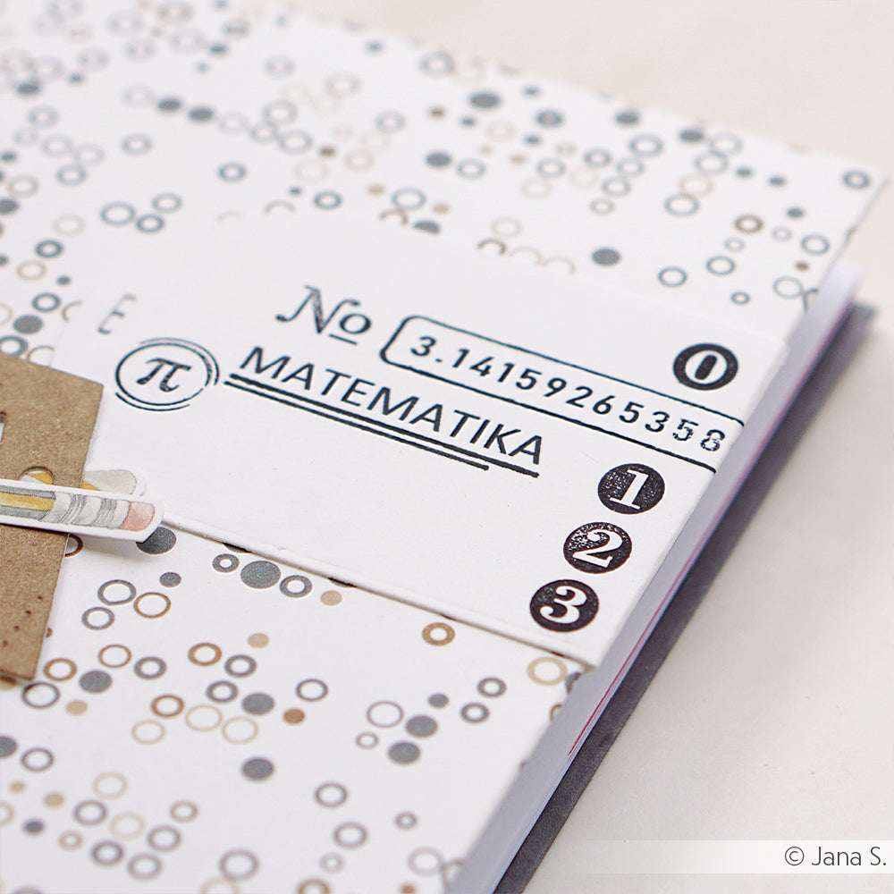 Ein Notizbuch von Alexandra Renke mit Lesezeichen und Bleistift, perfekt für Notizen oder in Kombination mit Ihrem Lieblings-Stempelset Clear Stamp für kreatives Journaling.