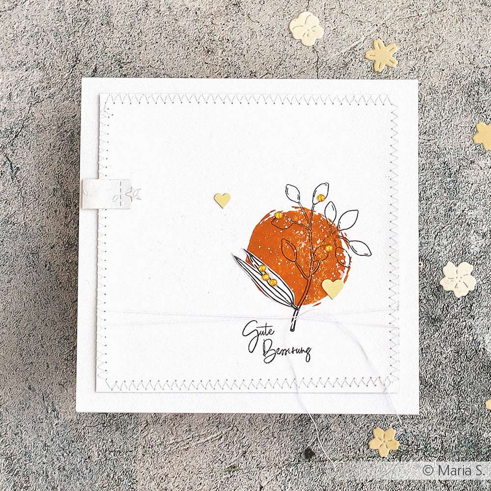Handgefertigte Karte mit orangefarbenem Kreis, Blättern, Goldspritzern, gelben Herzen und dem Text Gute Besserung - gestaltet mit dem Alexandra Renke Knospenzweige Gracias Photopolymer Stempel Clear Stamp Set.
