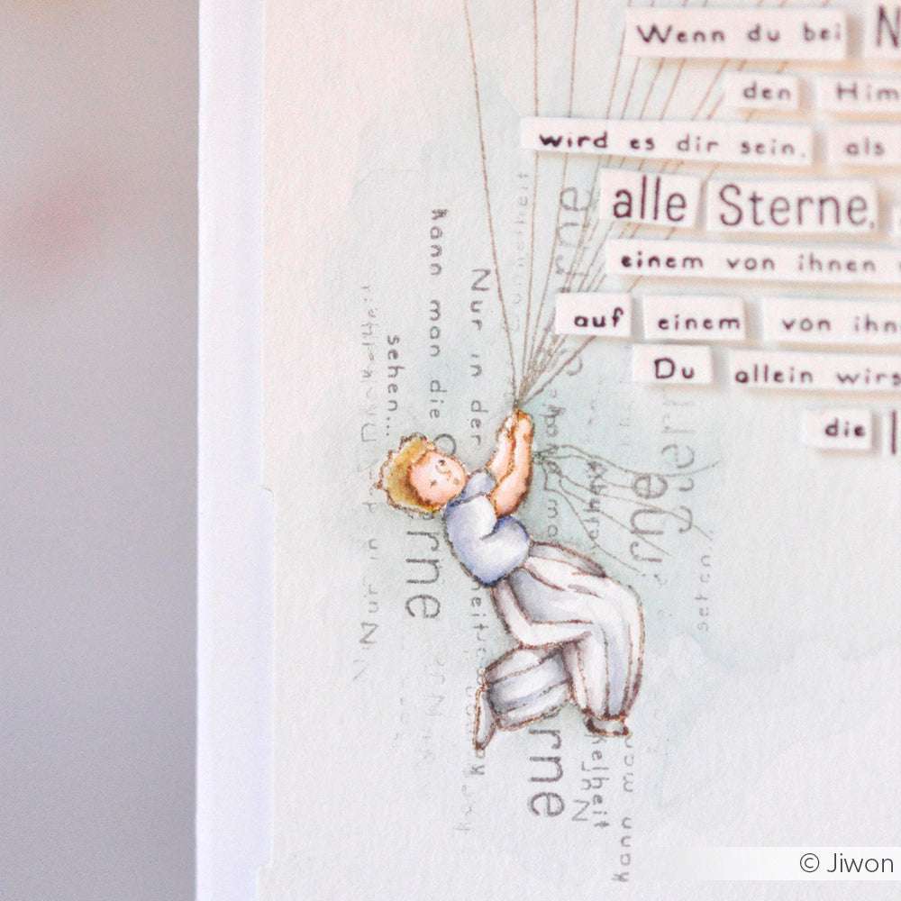 Illustration eines blonden Kindes in weißer Kleidung, das eine Schnur hält, mit überlagertem deutschem und französischem Text - ein charmantes Design von Alexandra Renke, ideal für die Gestaltung einzigartiger Karten mit Ihrem Lieblings-Photopolymer-Stempel oder Clear Stamp Set Freundschaft.