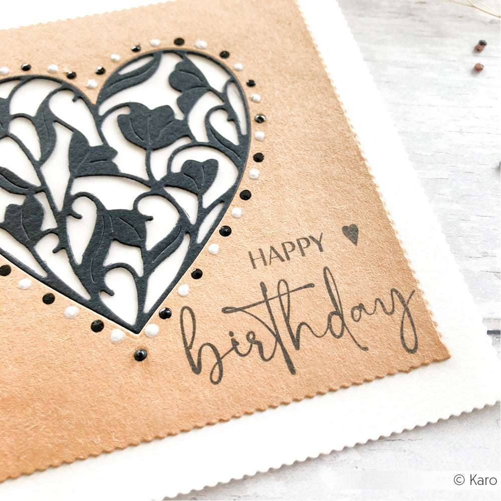 Handgefertigte Geburtstagskarte von Alexandra Renke mit Herzausschnitt, schwarzem Blumendesign und "Happy Birthday" in eleganter Schrift mit einem scharfen Happy Birthday-Stempel für ein professionelles Finish.