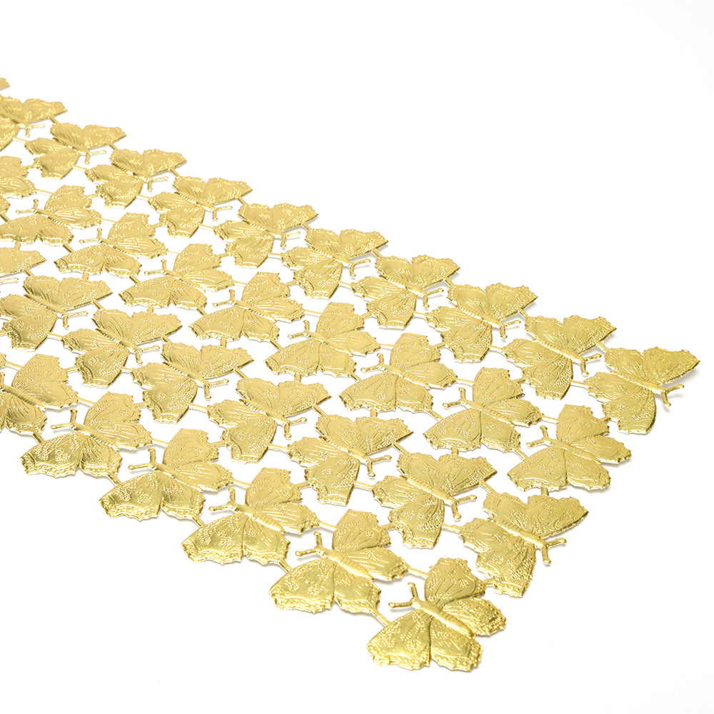 ☆ goldene schmetterlingsförmige Metallausschnitte, die in einem Cluster-Muster auf einem weißen Hintergrund angeordnet sind, perfekt als Dekoelemente oder um Papierarbeitsprojekten einen eleganten Akzent zu verleihen.