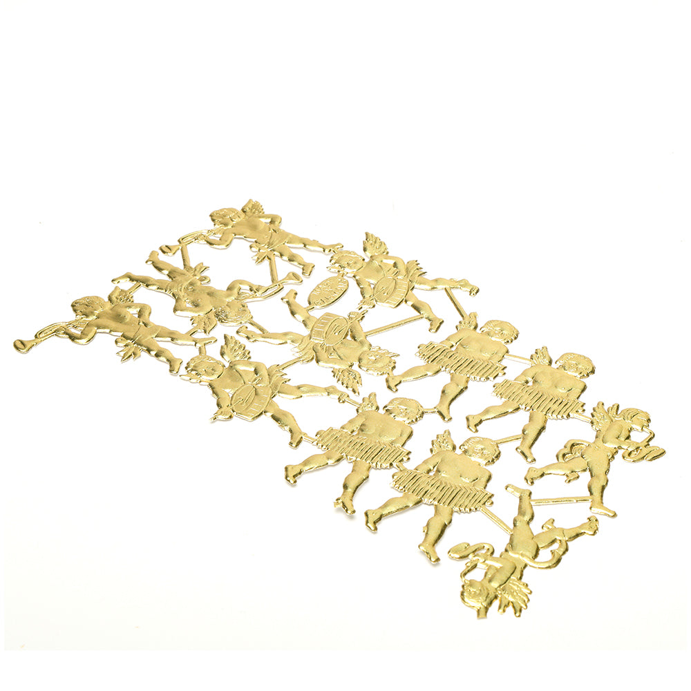 Dekorativer Teller aus goldfarbenem Metall von ☆ mit einer Gruppe detailliert ausgearbeiteter Figuren - ein elegantes Herzstück für Ihre Dekorsammlung.