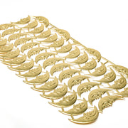 Goldfarbene Mondsichelgesichter, fein säuberlich auf weißem Hintergrund angeordnet, ergeben charmante Dekoelemente oder Figurinen von ☆ für Ihre Papierarbeitsprojekte.