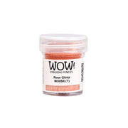 Ein kleines Döschen mit WOW Embossing Powder in Rose Glintz, ideal für die Verwendung mit Ihrem Embossing Föhn oder Stempelkissen. Mit weißem Deckel und Etikett.