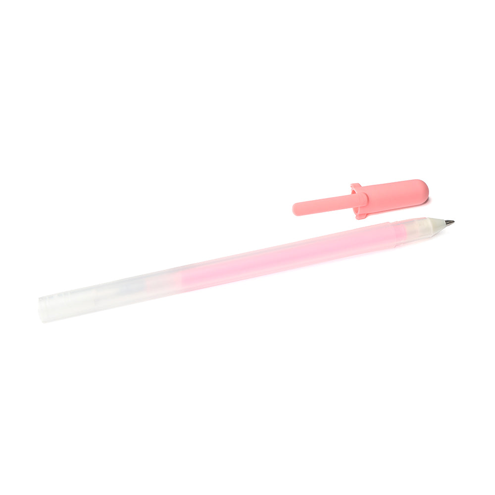 Ein durchscheinender Rico Design-Stift mit rosa Pastelltinten und einer passenden rosa Kappe auf weißem Hintergrund, ideal, um Ihrem Schreiben oder Kunstwerk einen dezenten Gelstift 3D-Effekt zu verleihen.