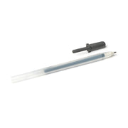 Ein transparenter Rico Design Gelly Roll Soufflé Gelstift mit 3D-Effekt und schwarzer Kappe liegt auf weißem Hintergrund - perfekt für kreative Designs mit Pastellfarben.