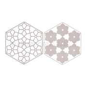 Zwei sechseckige Metallstanzformen von Alexandra Renke, die für Stanzsysteme entworfen wurden, zeigen ein florales Gittermuster und ausgefüllte Blumenformen – ideal als „Motivstanze Florales Hexagon“, um filigrane Motive in Ihre Lieblings-Designpapiere zu stanzen.