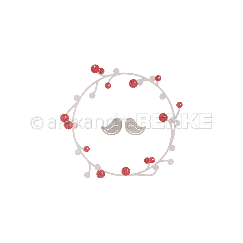 Ein schlichter Alexandra Renke Beerenkranz mit roten Beeren und zwei Vögeln in der Mitte, hergestellt mit DieCut Systemen, auf weißem Hintergrund.