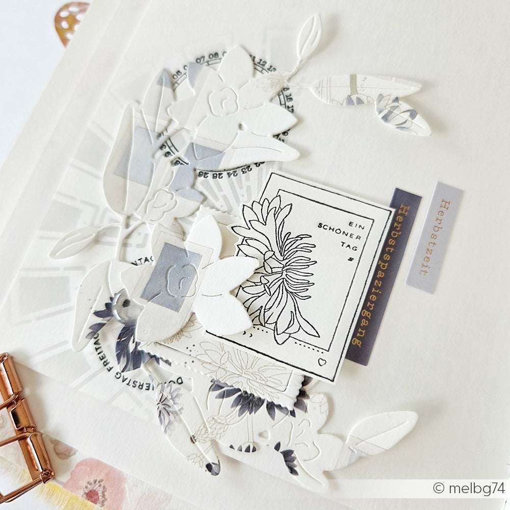 Weiße und graue Blumencollage mit deutschem Text, überlagerten Cutouts, botanischer Linienkunst und eleganten Akzenten, die mit Alexandra Renke Deep Edge Motivstanzen und PAPPcut®ies auf Papier hergestellt wurden.