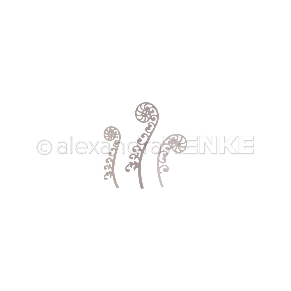 Drei stilisierte Farnwedel mit spiralförmigen Spitzen – die an die Motivstanze „Farn Spiralen“ erinnern – zieren einen schlichten weißen Hintergrund und eignen sich perfekt für die Gestaltung einzigartiger Designpapiere oder zur Einbindung in Projekte mit DieCut-Systemen.