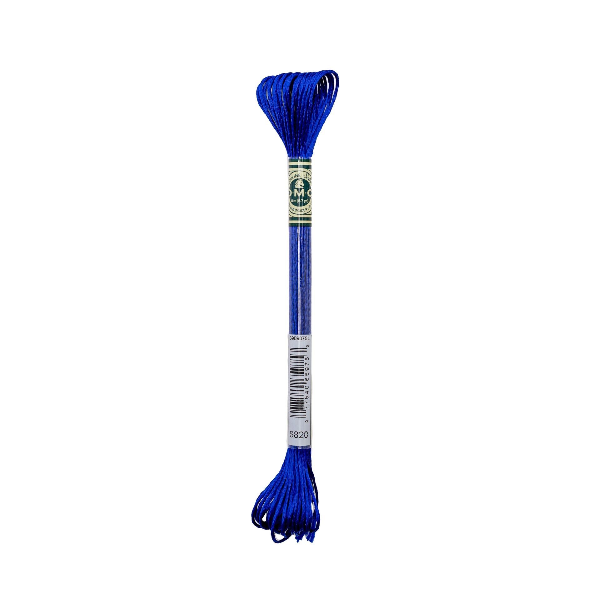 Ein Strang DMC royales blaues Stickgarn mit grünem und weißem Etikett ist vor einem weißen Hintergrund abgebildet.