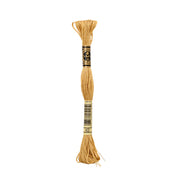 Ein Strang DMC Mouliné Garn Stickgarn, hellbraune Farbe 422, mit schwarzen und goldenen Bändern, hergestellt aus 100% Baumwolle Stickgarn.