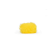 Ein kleiner, runder, gelber Pompon, der flauschig aussieht.