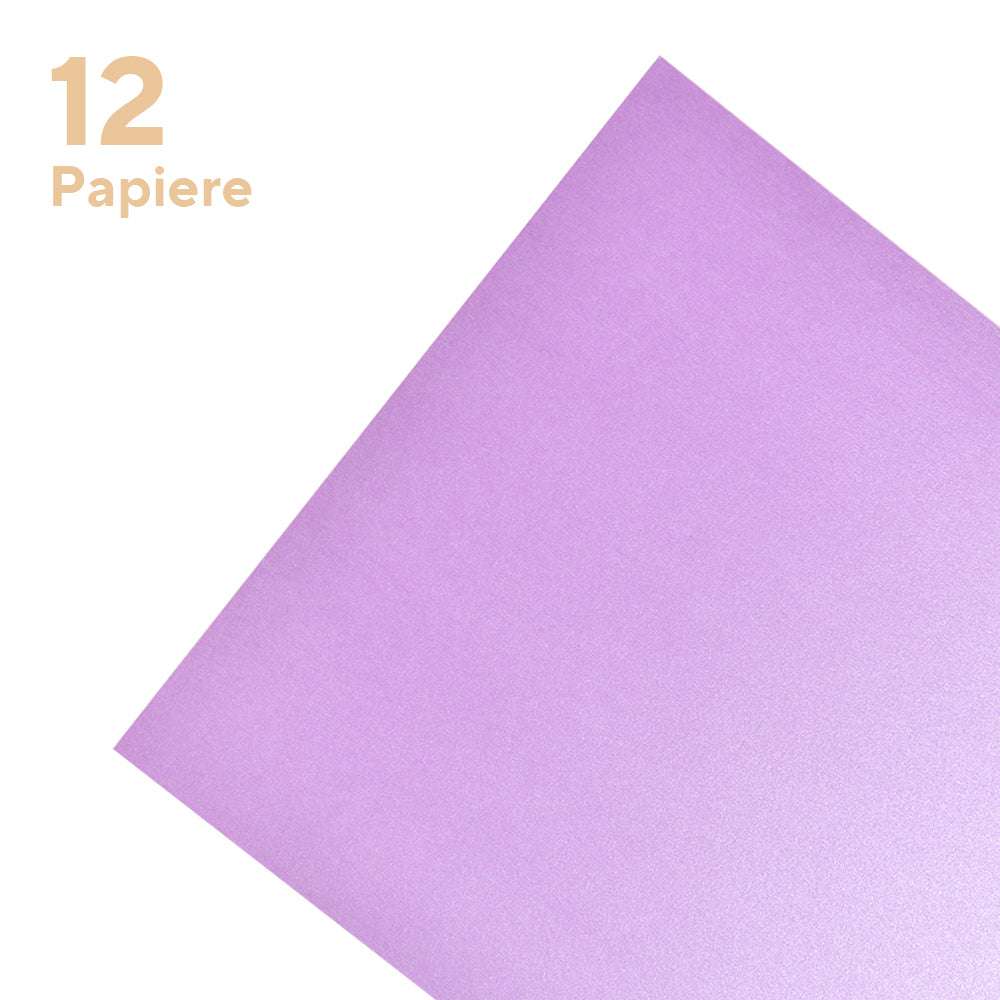 Ein lavendelfarben schimmernder Glanzpapierbogen von ☆ mit "12 Papiere" in beiger Schrift auf weißem Hintergrund, ideal für den Einsatz im Laserdrucker.