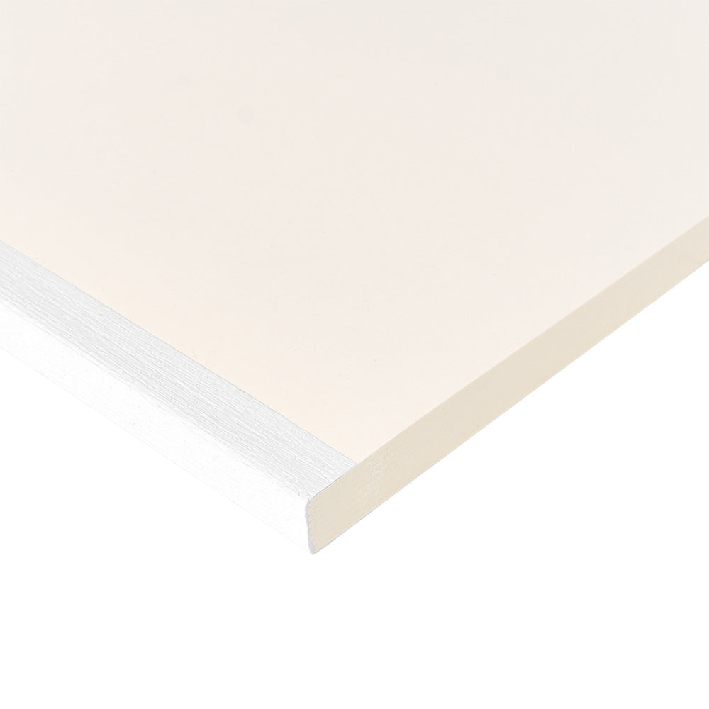 Eine Nahaufnahme der Ecke einer weißen, rechteckigen Acrylplatte von ☆, die einem Buchblock aus einem hochwertigen Fotobuch ähnelt.