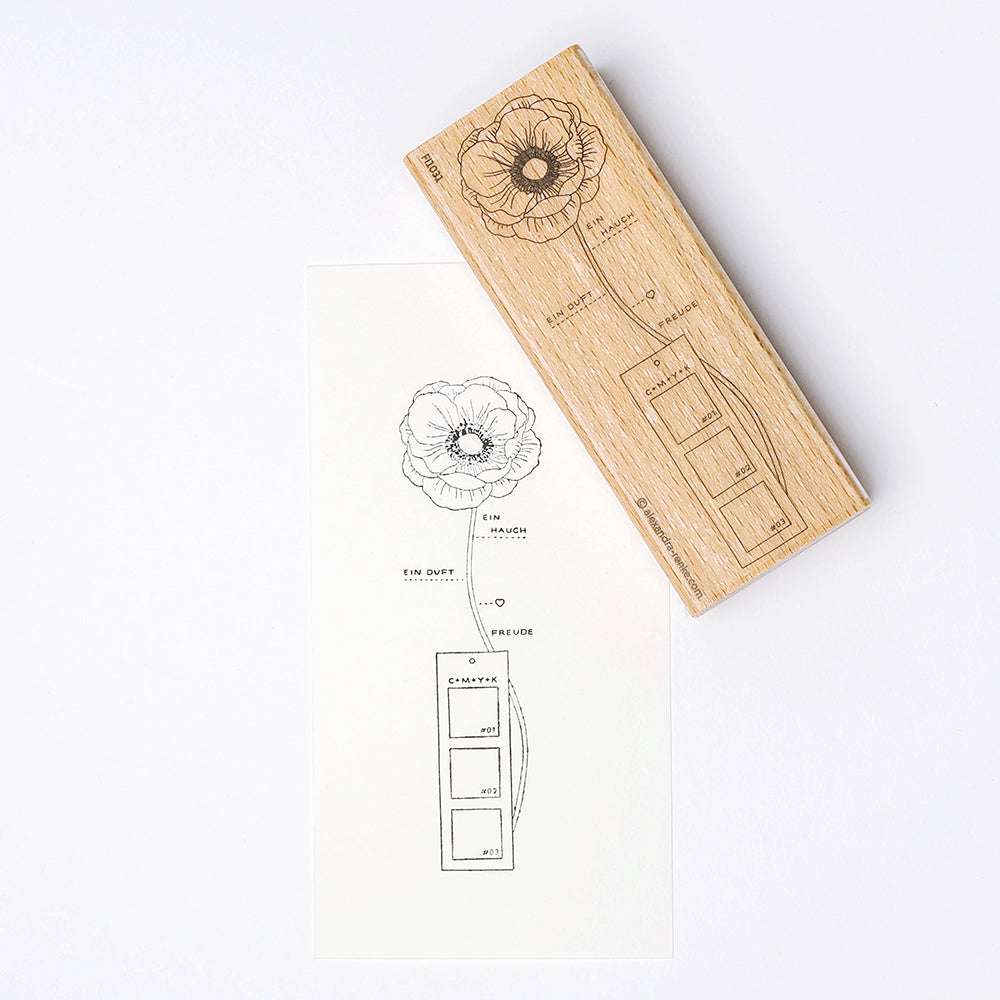 Der Alexandra Renke Anemonen-Stempel aus Holz und das Blumenpapier bieten elegante Blumenmotive mit beschrifteten Boxen und vereinen schönes Design und praktische Organisation in einem einzigartigen Schreibwaren-Set.