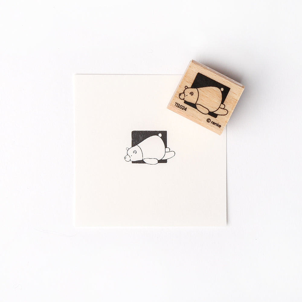 Ein Alexandra Renke Holzstempel mit einem Cartoon-Tiermotiv und detaillierten Stempelgummi für gestochen scharfe Abdrücke.