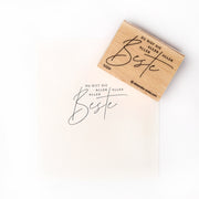 Ein Alexandra Renke Holzstempel druckt "DU BIST DIE ALLERALLERER BESTEN" in Schreibschrift auf weißes Papier - ideal für kreative Papierprojekte und Stempelgummi-Gestaltungen.