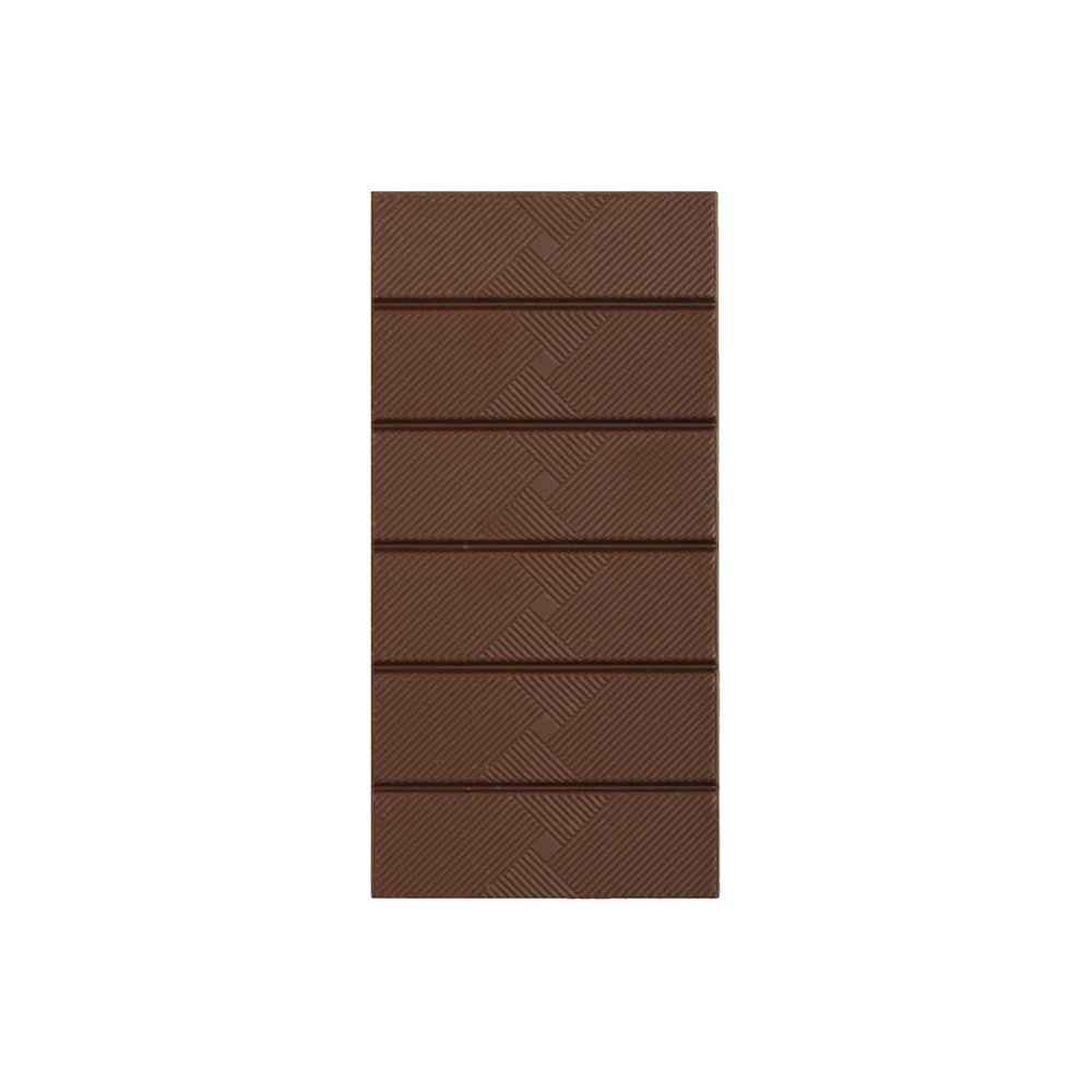 Eine glutenfreie Schokoladentafel, die in sechs Stücke unterteilt ist und ein diagonales Prägemuster aufweist.