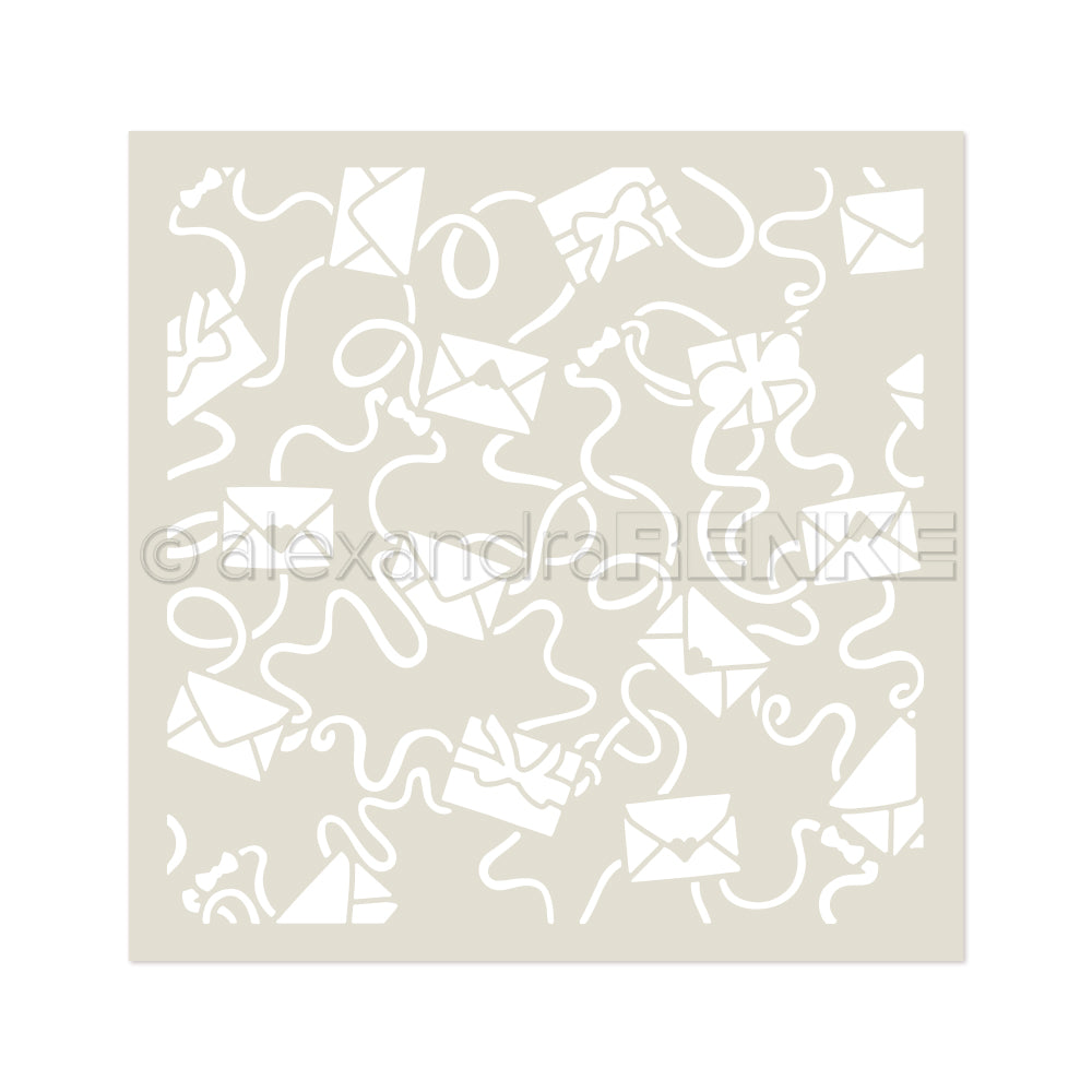 Weiße Briefumschläge und Schleifenmuster auf hellbeigem, quadratischem Hintergrund, inspiriert von der Schablone Verschlungene Liebesbriefe von Alexandra Renke - ideal für Schablone Papierprojekte oder als wiederverwendbare Schablone.