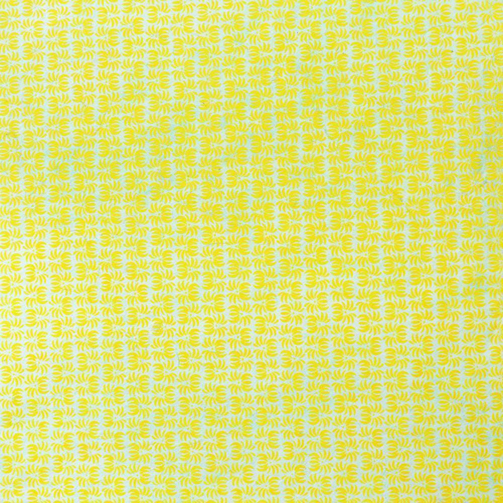 Lebendiges gelbes und grünes Blumenmuster auf einer flachen Oberfläche von ☆-ideal für kreative Geschenkverpackungen oder als auffälliges Nepalpapier in Buchbindeprojekten.