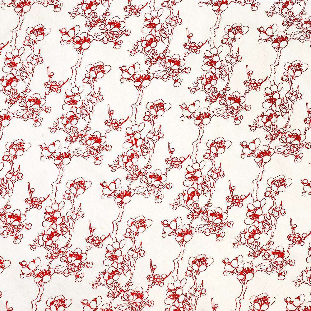 Die Marke ☆ zeigt ein rotes Blumenrankenmuster auf weißem Nepalpapier mit abstrakten Blumen und gewundenen Stängeln - ideal zum Verpacken von Geschenken oder zum Buchbinden.
