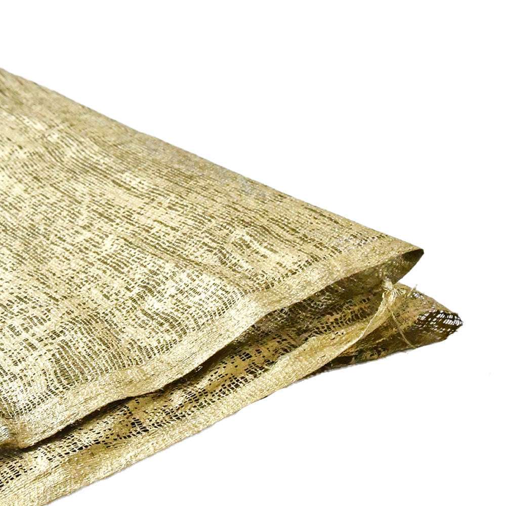 ★ Goldfarbener Netzstoff mit strukturierter, glänzender Oberfläche von ☆, ideal für Geschenke Verpacken oder kreative Buchbinden-Projekte. Abgebildet vor einem weißen Hintergrund.