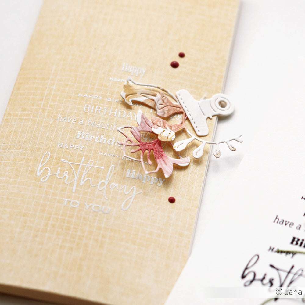 Handgemachte Geburtstagskarte von Alexandra Renke, hergestellt mit dem Designpapier "Karo auf Mimi Hellgelb". Mit einer geschichteten rosa Blume und weiß geprägten Geburtstagsgrüßen auf beige - ideal für einzigartige Papierprojekte.