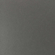 Nahaufnahme einer dunkelgrauen strukturierten Lederoberfläche von ☆, die an 3D-geprägtes Papier erinnert, das oft in einem eleganten Bastelprojekt verwendet wird.