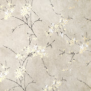 Zarte weiße Blumen mit schwarzen Zweigen auf einem strukturierten beigen Hintergrund - hergestellt aus nachhaltigem Geschenkpapier von ☆.