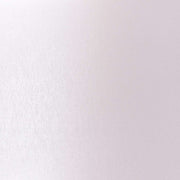 Zartrosa strukturierter Hintergrund mit einem sanften Farbverlauf von links nach rechts, inspiriert von Papierkunstwerken und mit einem zarten Schimmereffekt. Marke: ☆.