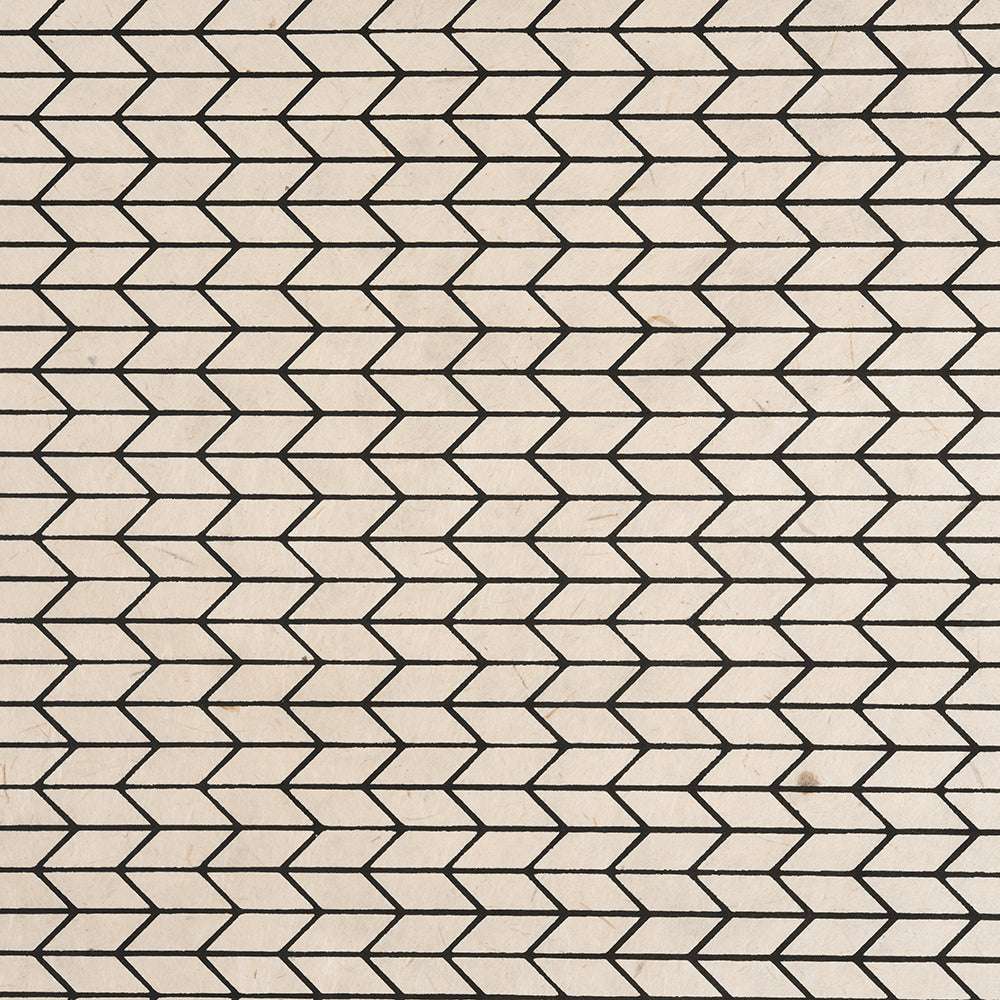 ☆ Nepalpapier-Geschenkpapier mit schwarzem, geometrischem Hexagon- und Pfeilmuster auf weißem Hintergrund, handgefertigt - perfekt zum stilvollen Verpacken von Geschenken.