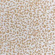 Hellbraune, paisleyähnliche Formen bedecken einen weißen Hintergrund in einem abstrakten, nahtlosen Muster - ideal für Handarbeiten oder Geschenke Verpacken, mit dem unverwechselbaren ☆ Nepalpapier-Stil.