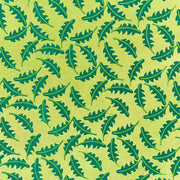 Rucolablätter bilden ein sich wiederholendes Muster auf einem hellgelben Hintergrund, inspiriert von Nepalpapier - perfekt für Geschenkverpackungen und Bastelarbeiten. Marke: ☆.