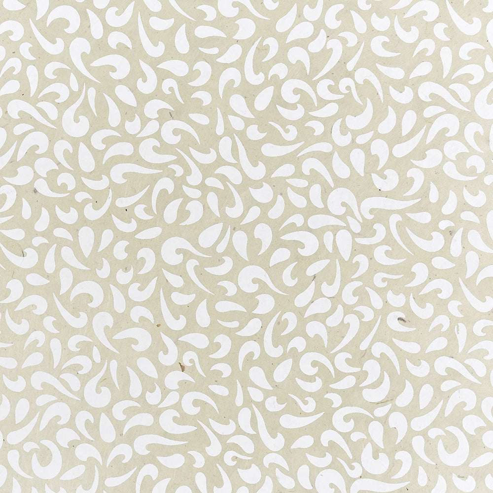 Cremefarbenes und weißes abstraktes Paisleymuster mit geschwungenen, tropfenförmigen Formen - perfekt als ☆ Nepalpapier für Buchbinden oder einzigartige Geschenkverpackung.