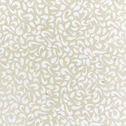 Cremefarbenes und weißes abstraktes Paisleymuster mit geschwungenen, tropfenförmigen Formen - perfekt als ☆ Nepalpapier für Buchbinden oder einzigartige Geschenkverpackung.