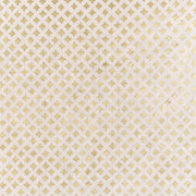 Goldenes Rautenmuster auf beigem Nepalpapier von ☆, das ein sich wiederholendes geometrisches Muster bildet - ideal für Geschenkverpackungen oder Buchbindearbeiten.