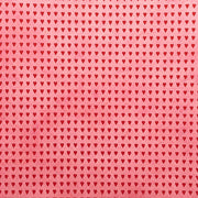 Kleine rote Herzchen, die in gleichmäßigen Abständen auf einem rosa Hintergrund angeordnet sind, verleihen diesem ☆ Geschenkpapier seinen besonderen Charme. Gedruckt auf nachhaltigem Papier für einen umweltfreundlichen Touch.
