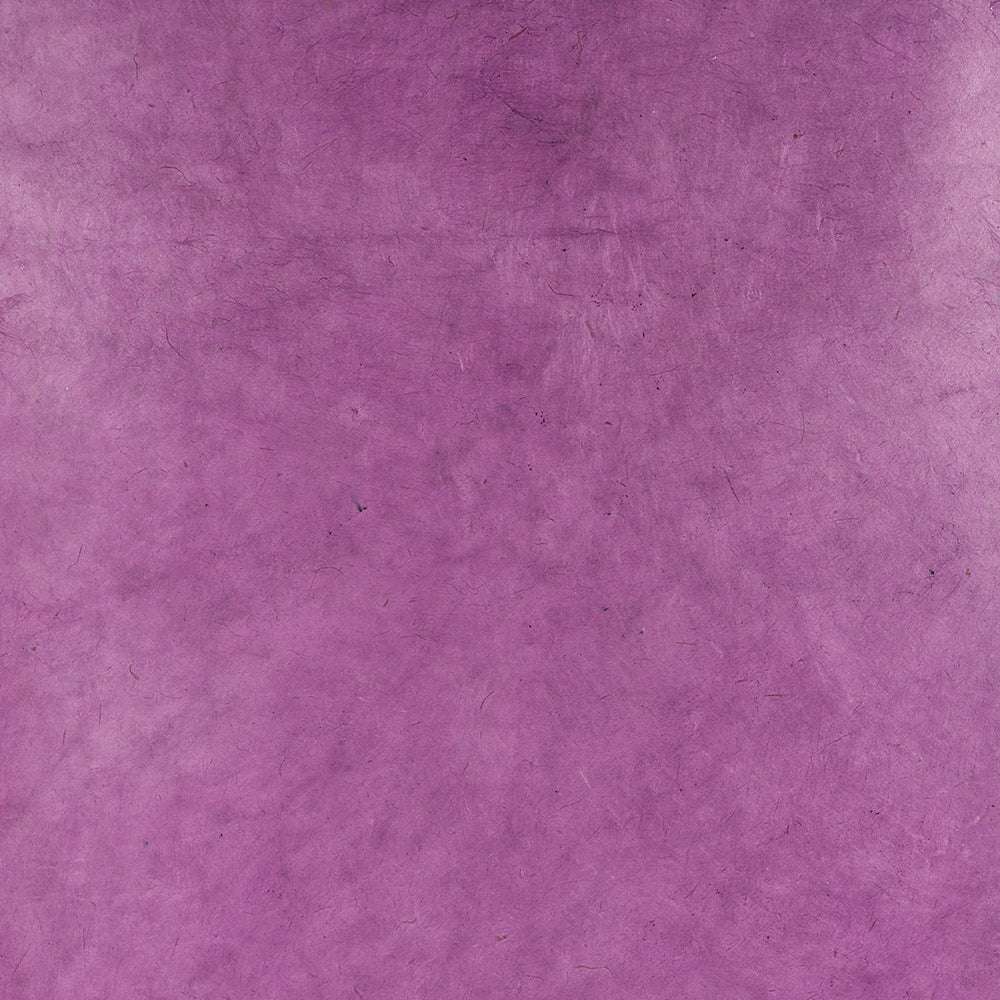 Texturiertes lila Nepalpapier von ☆ hat eine weiche, leicht melierte Optik - perfekt zum Buchbinden und Verpacken von Geschenken.