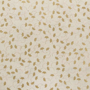 Goldenes Ginkgoblattmuster auf einem hellbeigen Nepalpapier-Hintergrund von ☆-ideal für Buchbinderei oder Geschenkverpackungen.