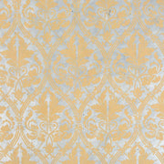 Goldenes Damast-Blumenmuster auf silbernem Hintergrund von ☆ mit verschnörkelten, symmetrischen Mustern - ideal für Geschenkverpackungen oder als luxuriöses Nepalpapier für Ihr nächstes Buchbindeprojekt.