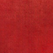 Rote strukturierte Nepalpapieroberfläche mit winzigen dunklen Punkten, die gleichmäßig über das gesamte Bild verteilt sind - ideal für Geschenke Verpacken oder Buchbinden. Marke: ☆.