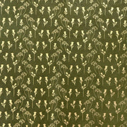 Mit seinem goldenen Blumenmuster auf grünem Hintergrund eignet sich dieses ☆ Papier perfekt zum Verpacken von Geschenken oder für kreative Projekte wie Buchbinden mit Nepali-Papier.