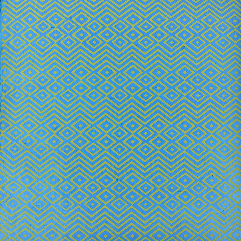 Blaues und grünes geometrisches Muster mit Rauten und Zickzack-Aqua-Formen von ☆, perfekt für Geschenkverpackungen oder um jedem Raum ein einzigartiges Flair zu verleihen.