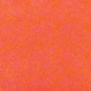 ☆ orangefarbener Stoff mit dezentem Paisleymuster in hellen und dunklen Orangetönen, ideal für Buchbinden oder Geschenkverpackungen.